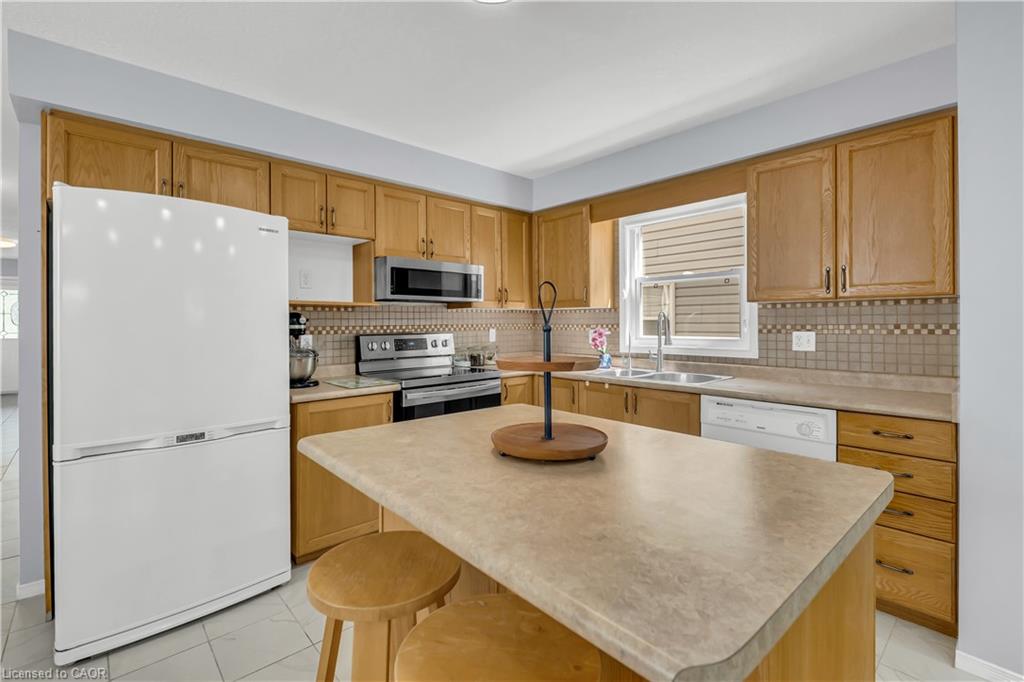 425 Speckled Alder Street Property Photo 14