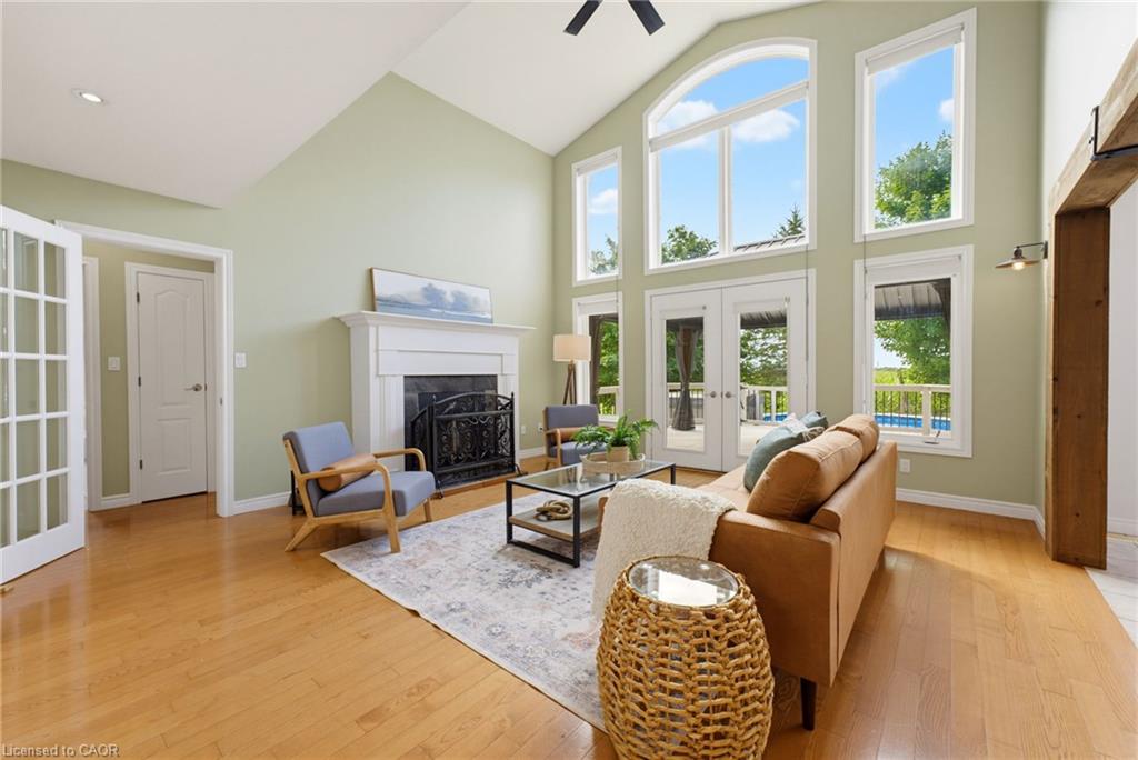 2 Glen Morris Road E Property Photo 12