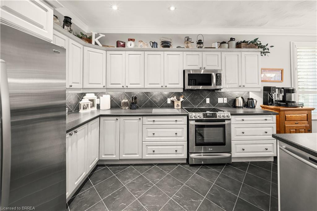 26-115 Glenwood Drive Property Photo 11