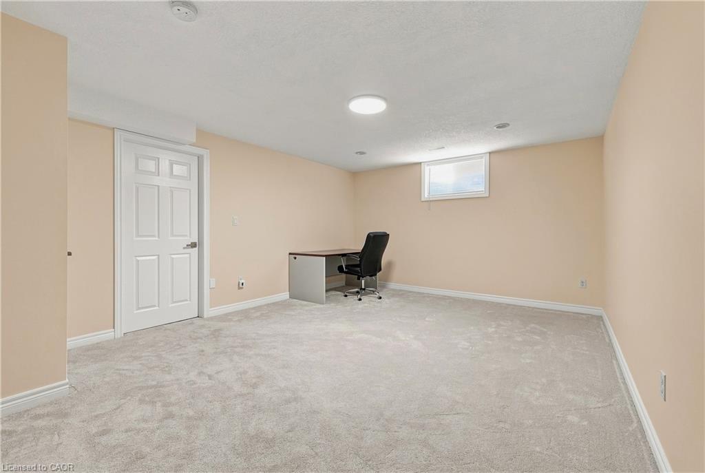295 John Street S Property Photo 18