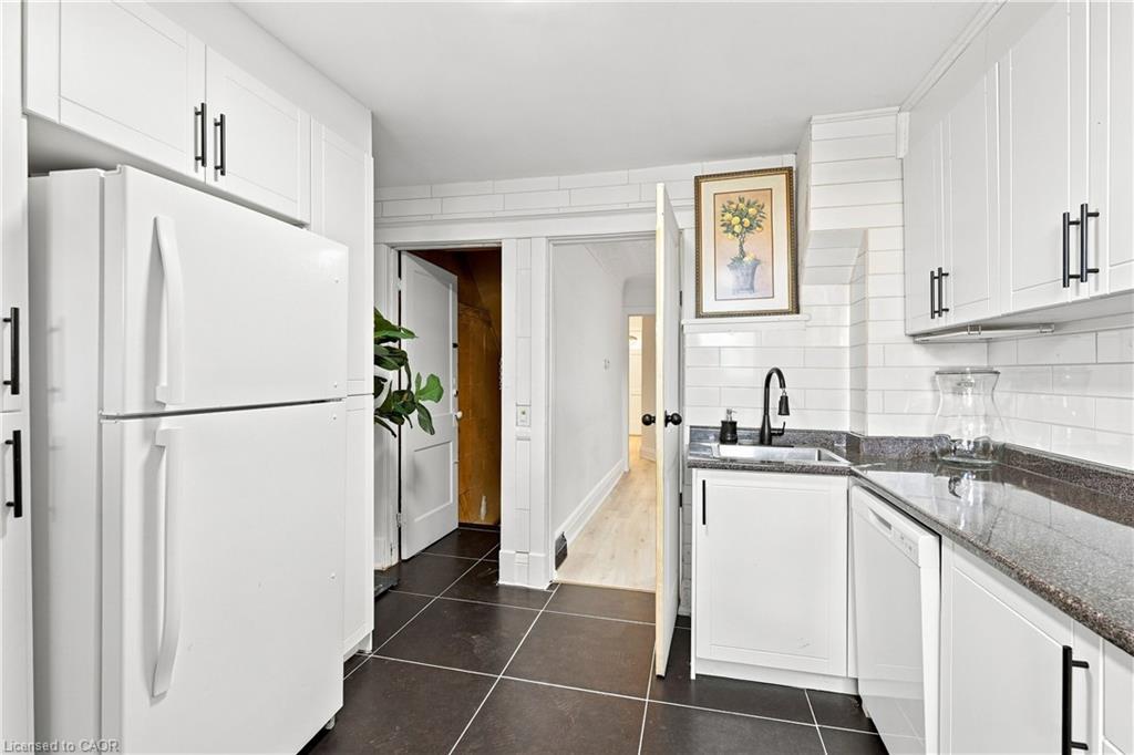 463 Dunsmure Road Property Photo 10