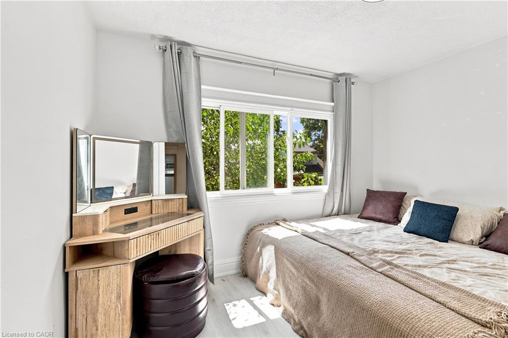 463 Dunsmure Road Property Photo 12