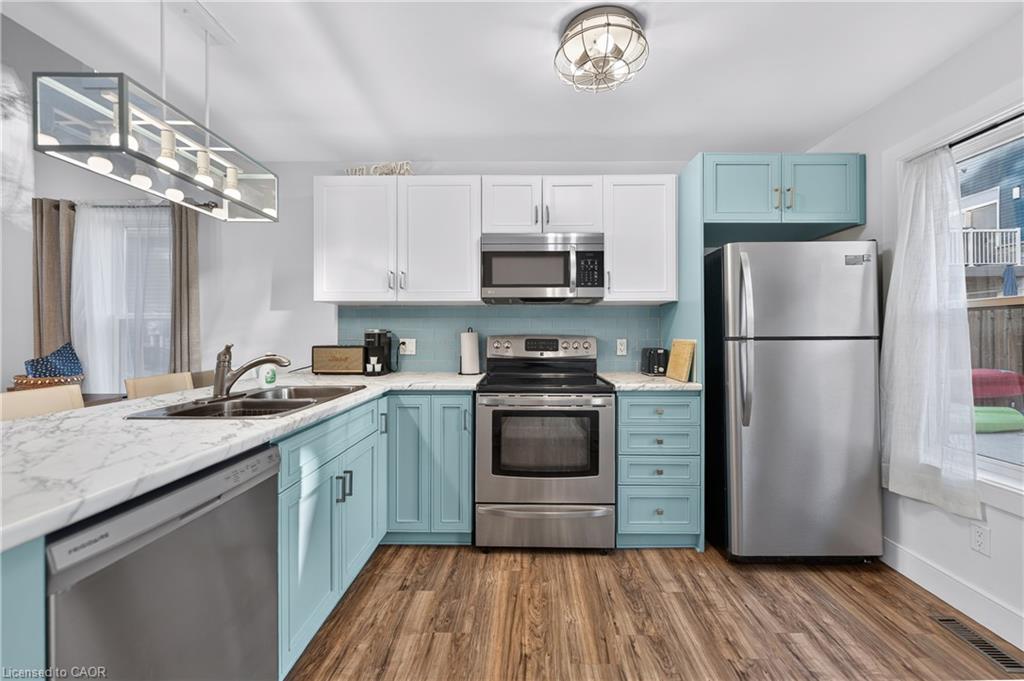 10 Queens Avenue Property Photo 15