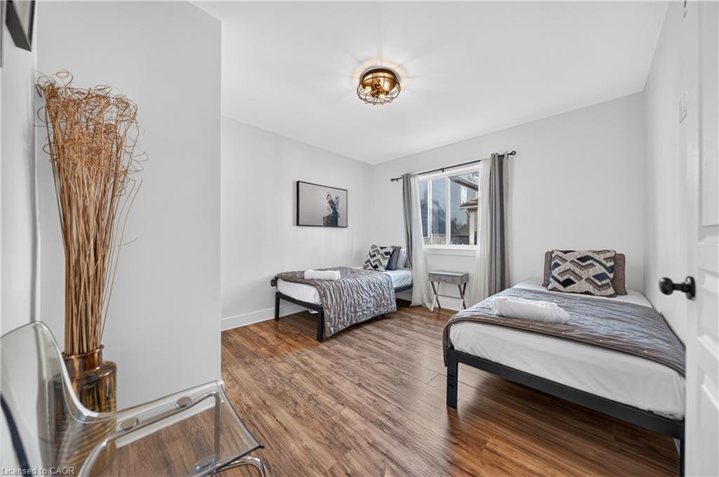 10 Queens Avenue Property Photo 22