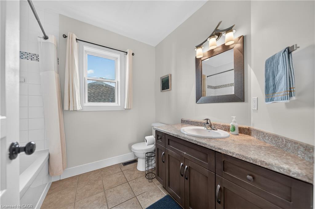 10 Queens Avenue Property Photo 23