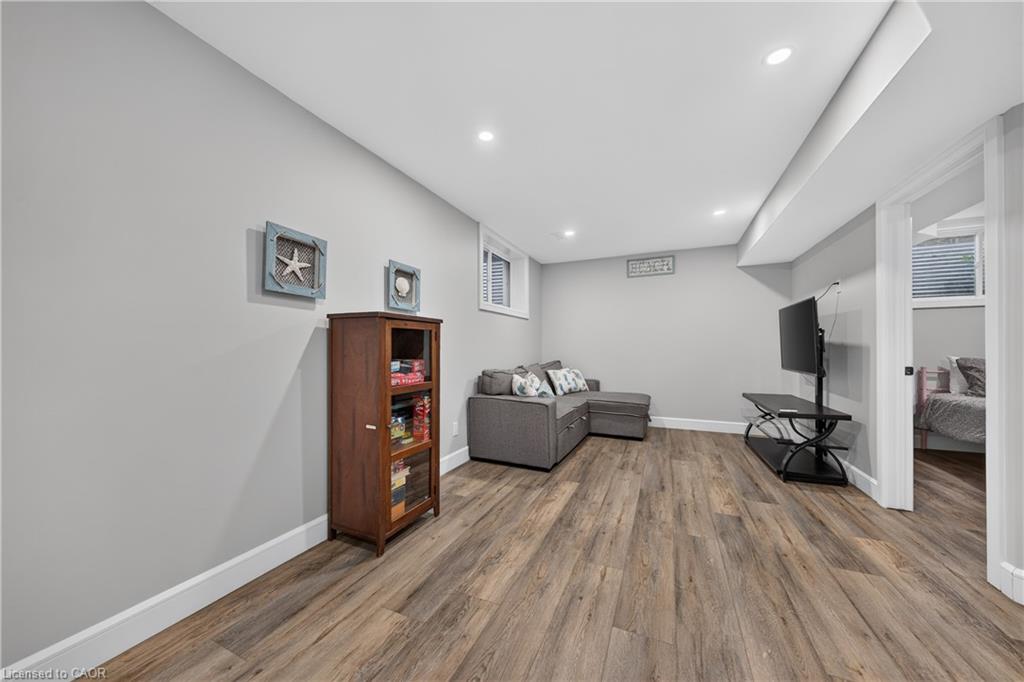10 Queens Avenue Property Photo 26