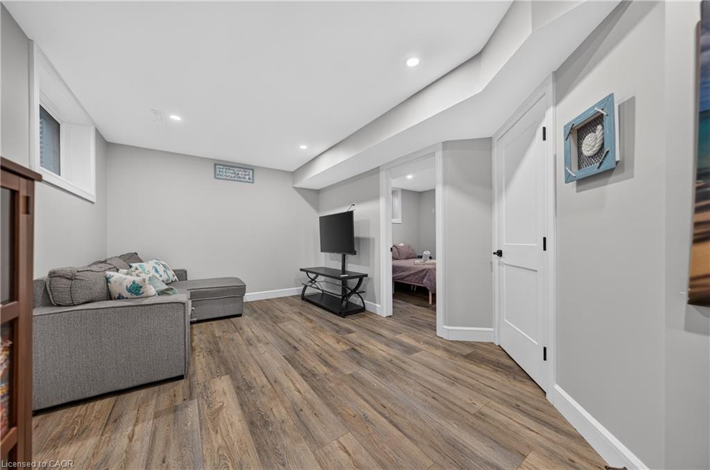 10 Queens Avenue Property Photo 27