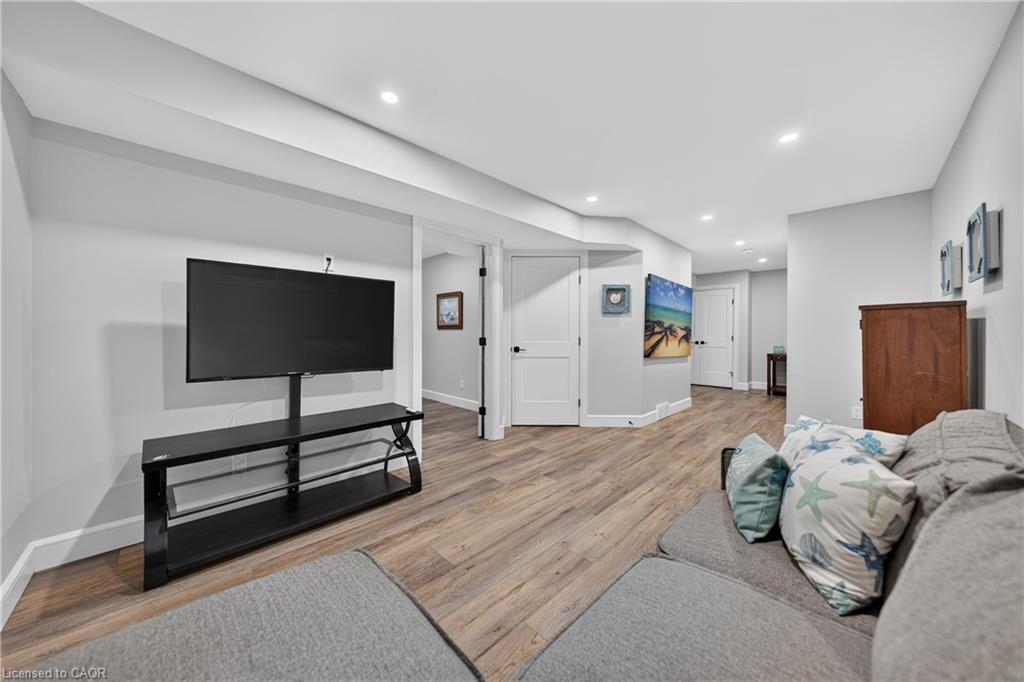 10 Queens Avenue Property Photo 28