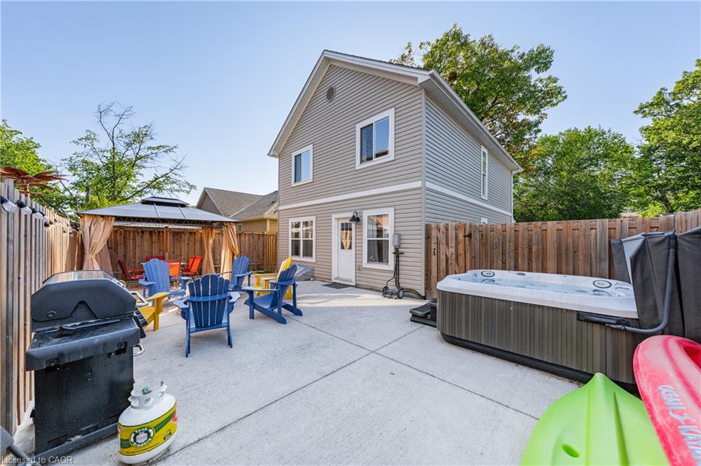 10 Queens Avenue Property Photo 31