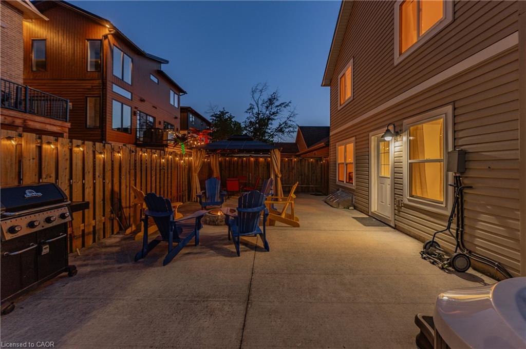 10 Queens Avenue Property Photo 32