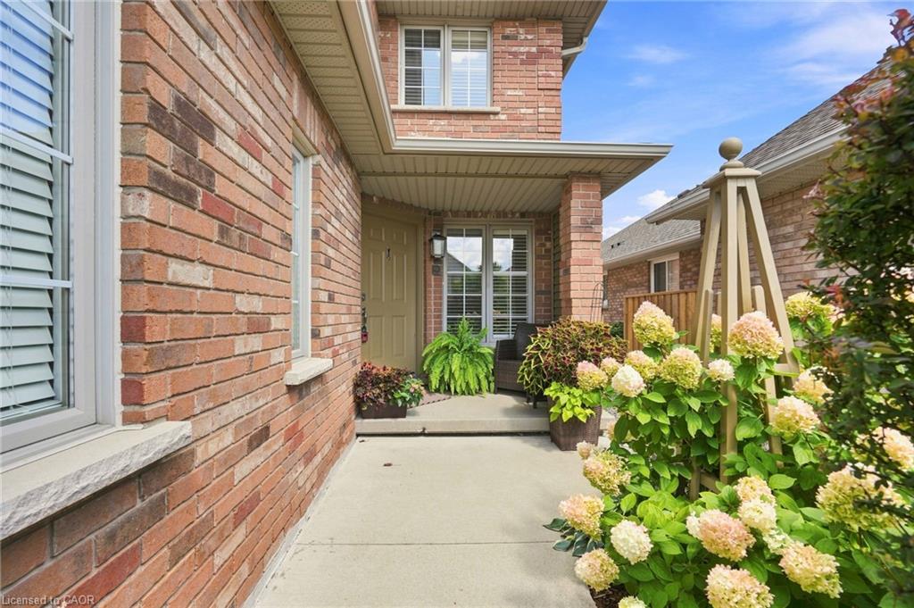 64 Redfern Avenue Property Photo 3