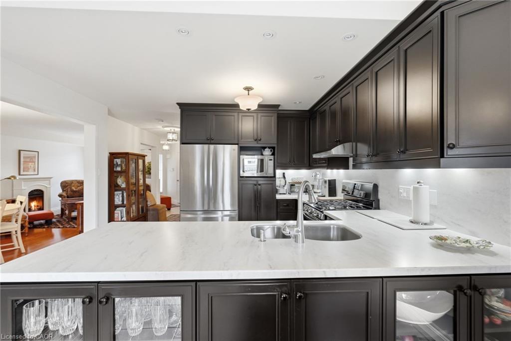 64 Redfern Avenue Property Photo 15