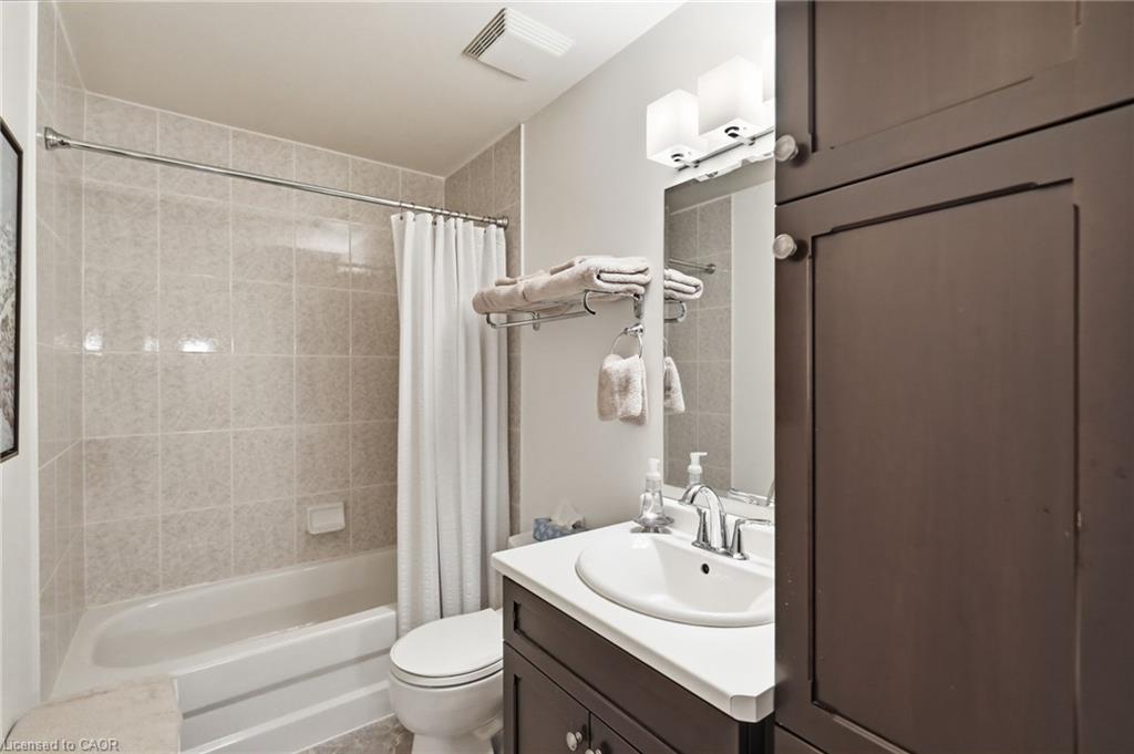 64 Redfern Avenue Property Photo 30
