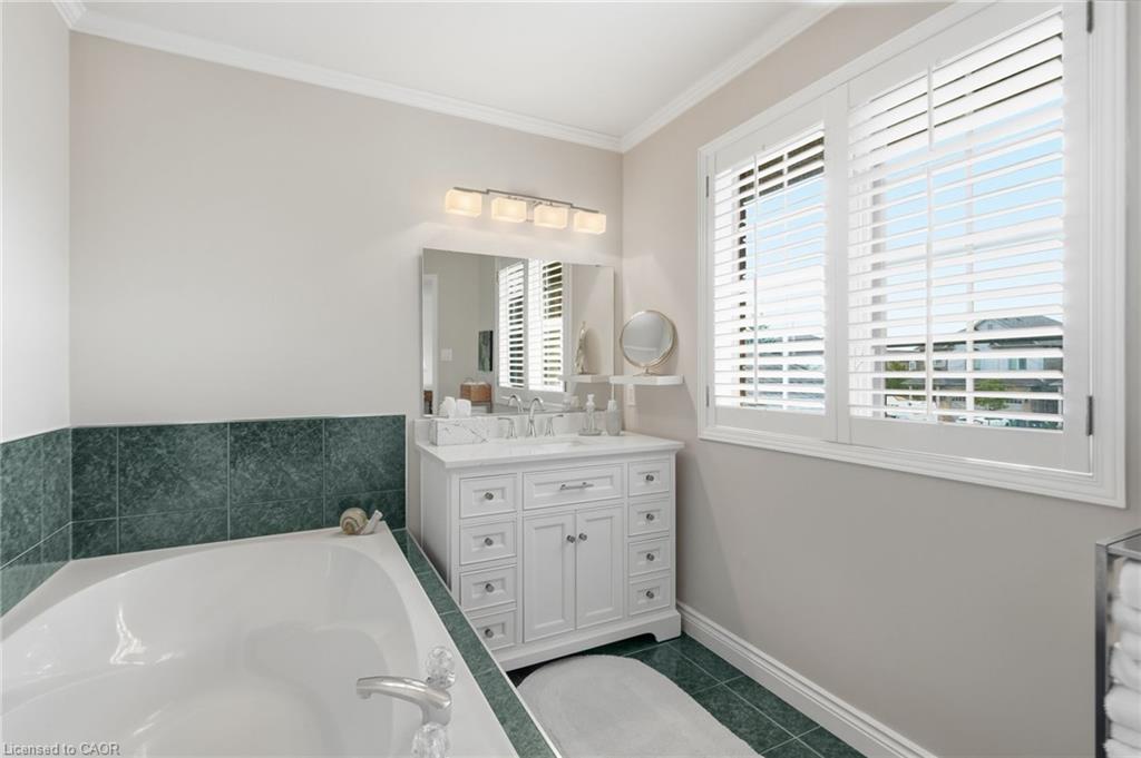 64 Redfern Avenue Property Photo 34