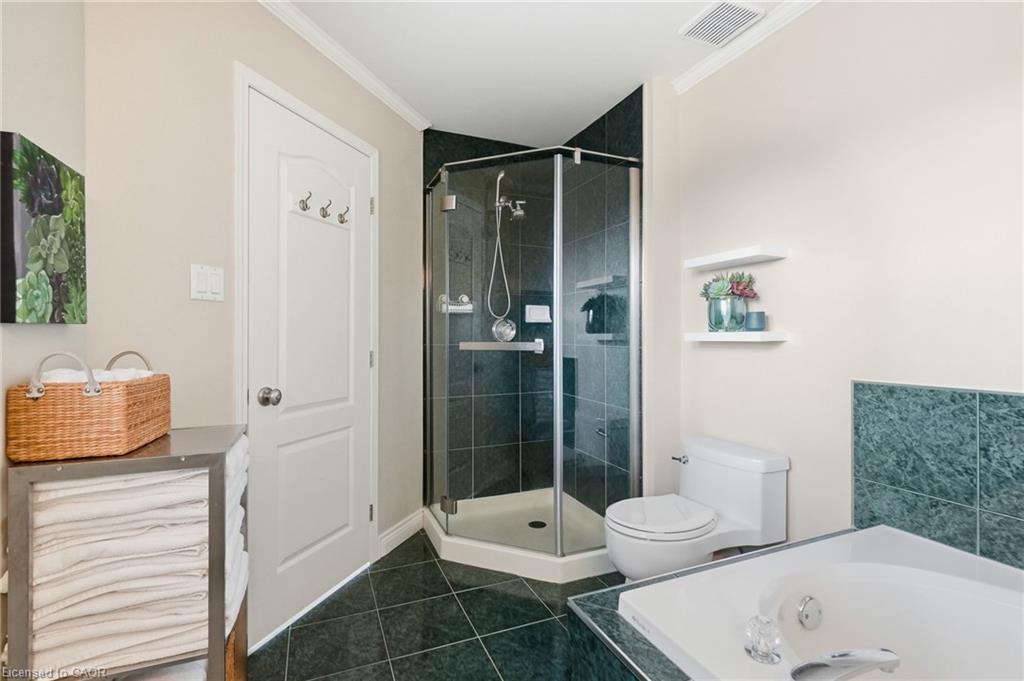 64 Redfern Avenue Property Photo 35