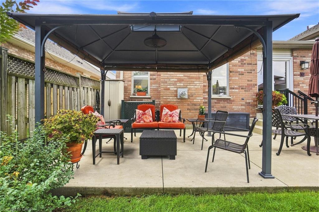 64 Redfern Avenue Property Photo 43