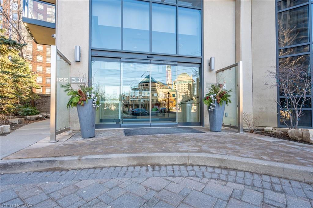 330 Burnhamthorpe Road W Property Photo 2