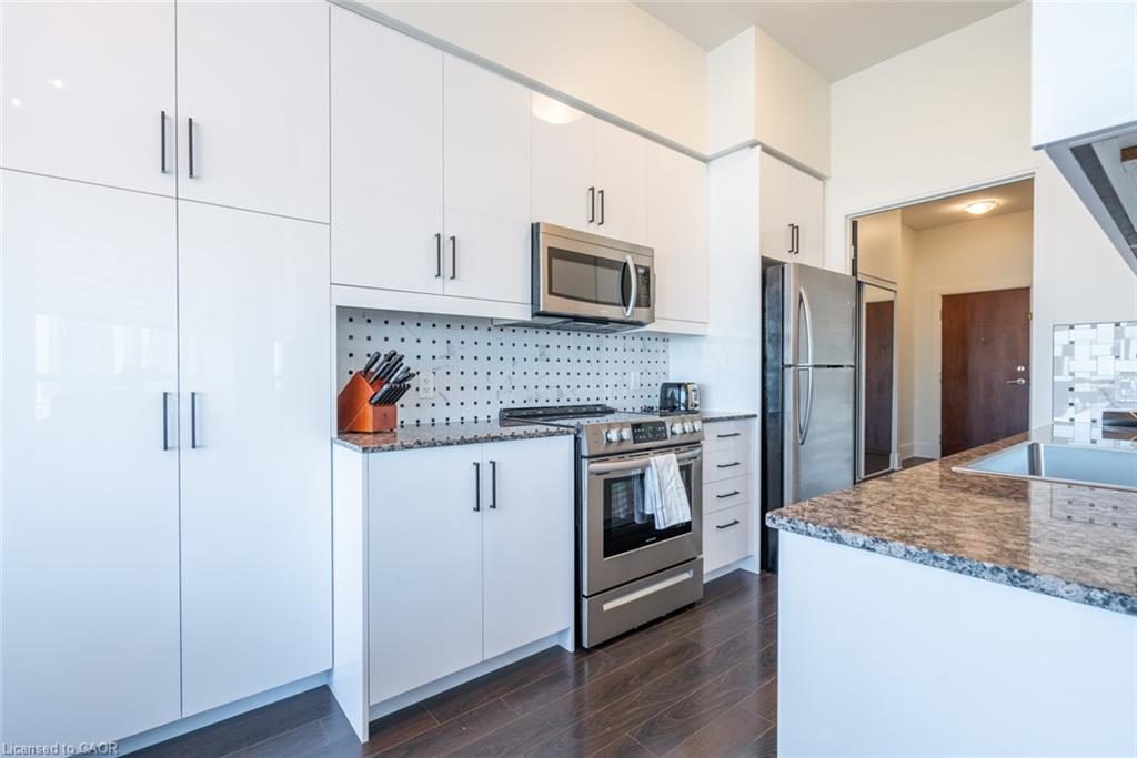 330 Burnhamthorpe Road W Property Photo 15