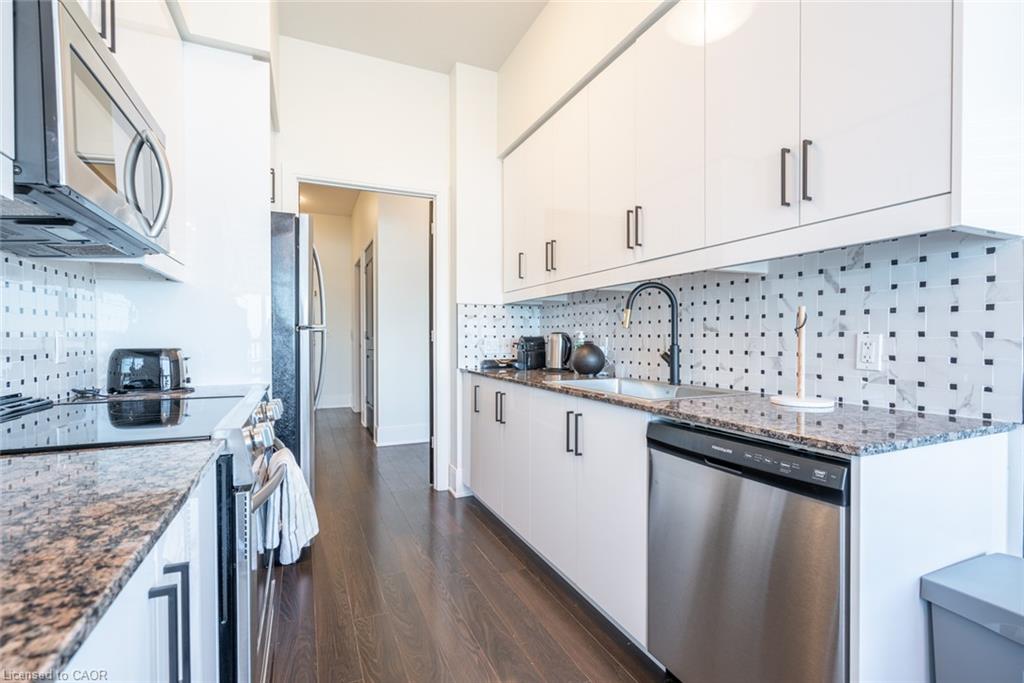 330 Burnhamthorpe Road W Property Photo 16