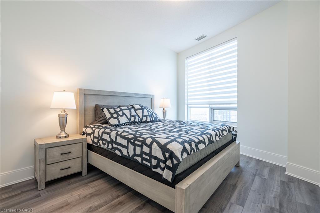330 Burnhamthorpe Road W Property Photo 20
