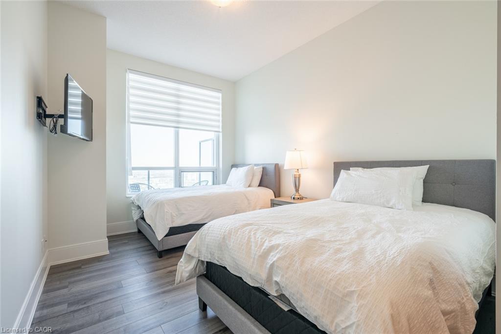 330 Burnhamthorpe Road W Property Photo 28
