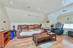 139 Balsam Avenue S Property Photo 14
