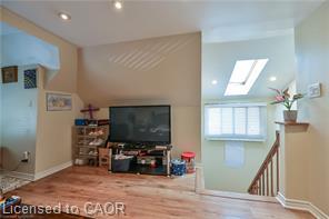 139 Balsam Avenue S Property Photo 17