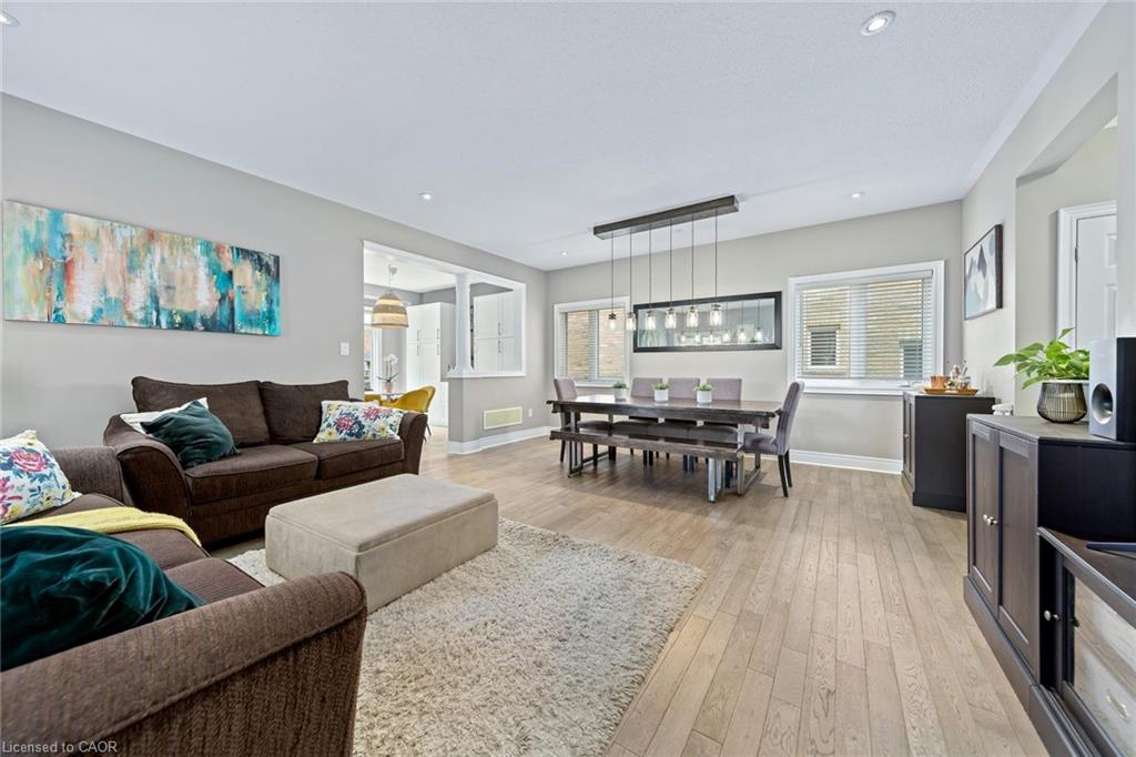 8 Duffel Crescent Property Photo 1
