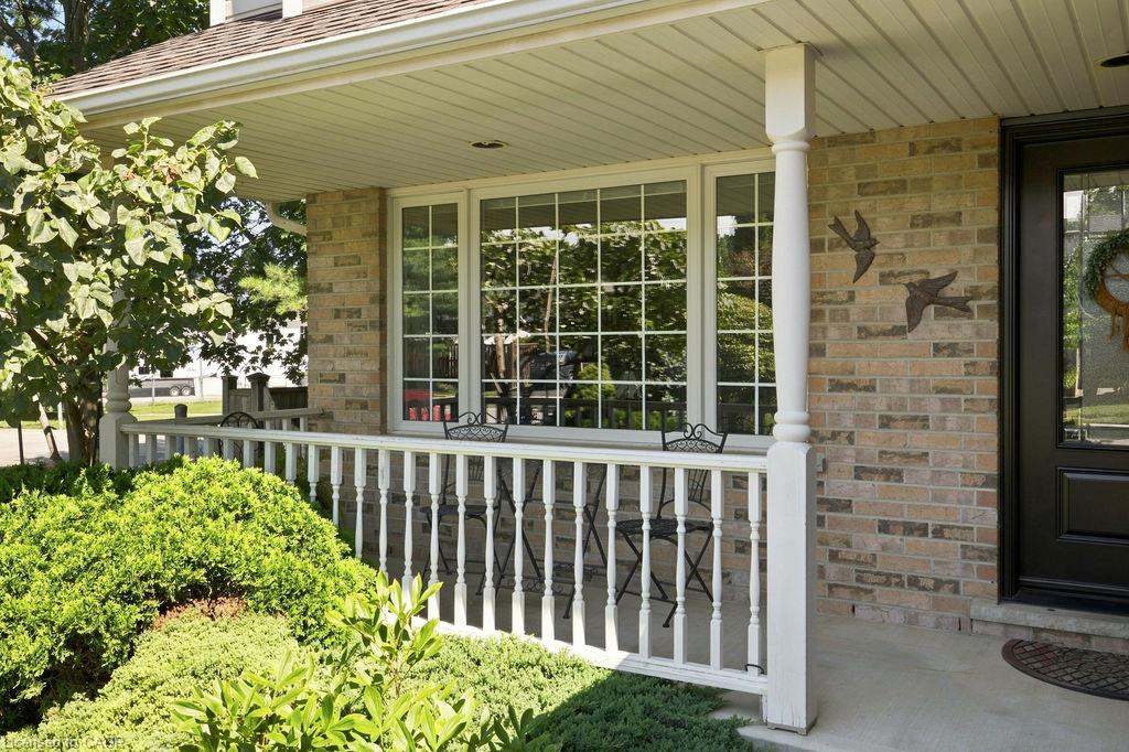 3999 Azalea Crescent Property Photo 3