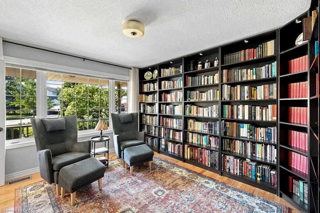 3999 Azalea Crescent Property Photo 14