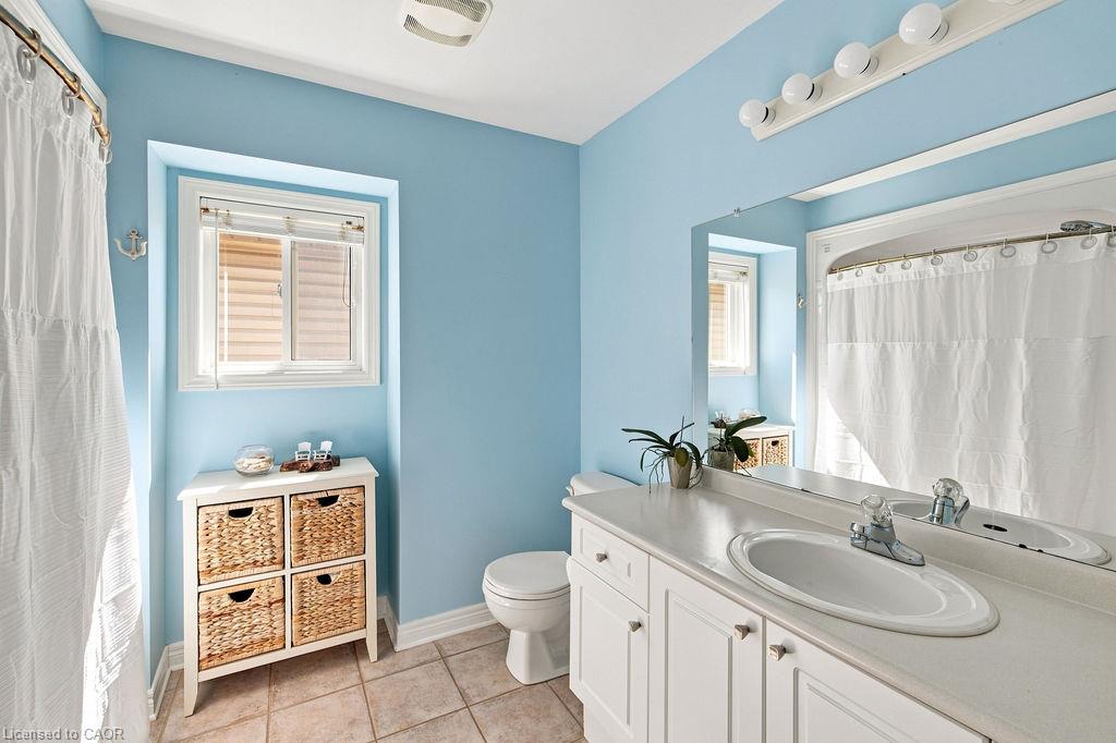 3999 Azalea Crescent Property Photo 32