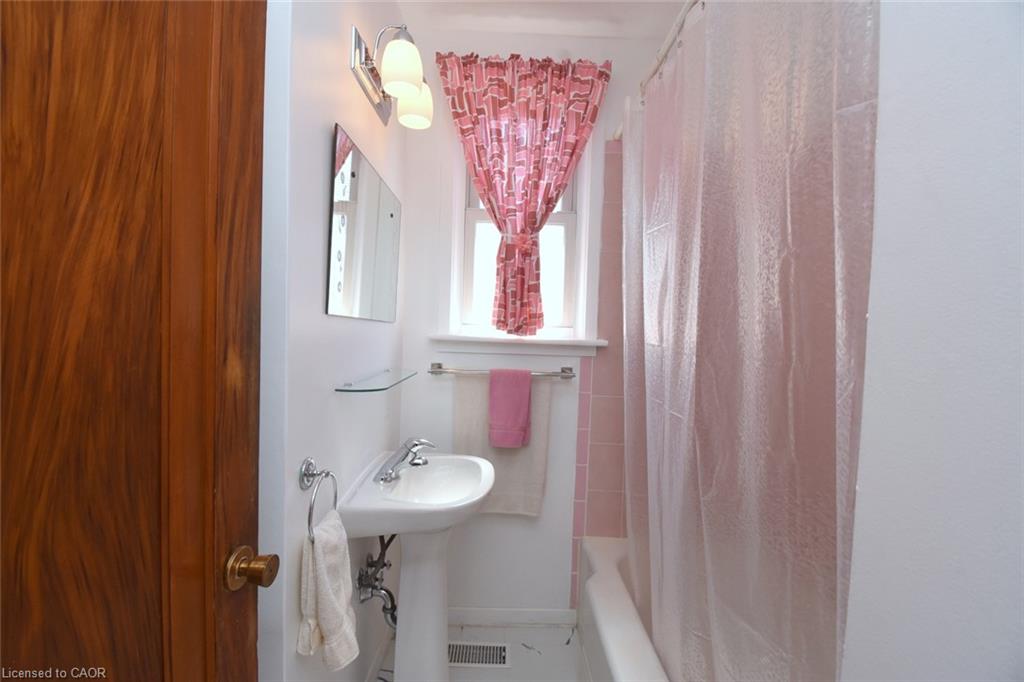 575 Upper Wentworth Street Property Photo 17