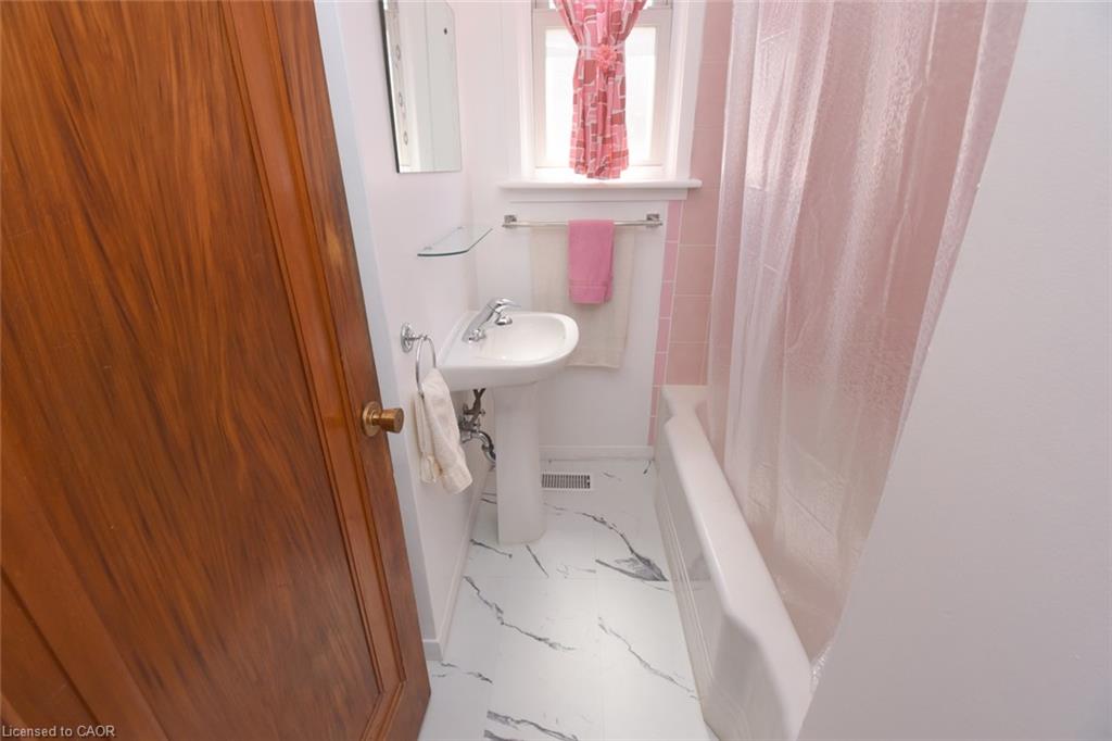 575 Upper Wentworth Street Property Photo 18