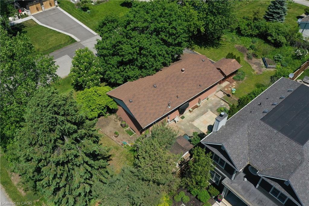 1304 Avon Crescent Property Photo 3
