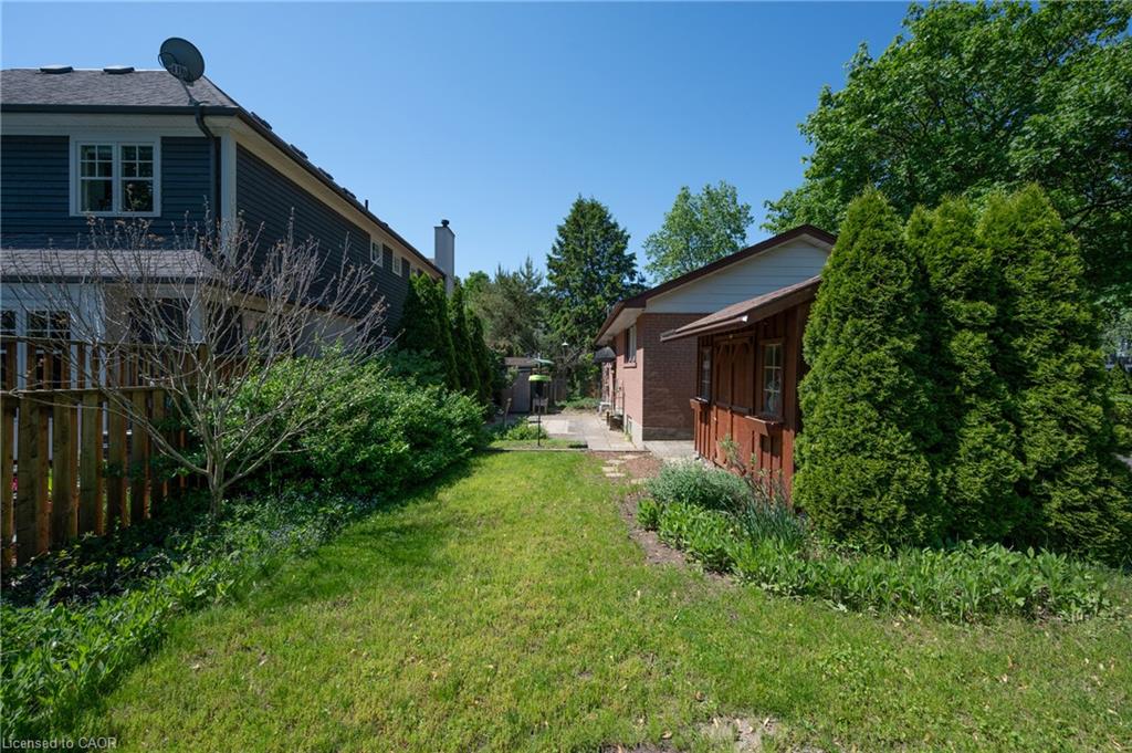 1304 Avon Crescent Property Photo 9