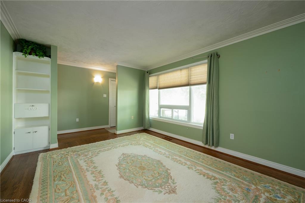 1304 Avon Crescent Property Photo 12