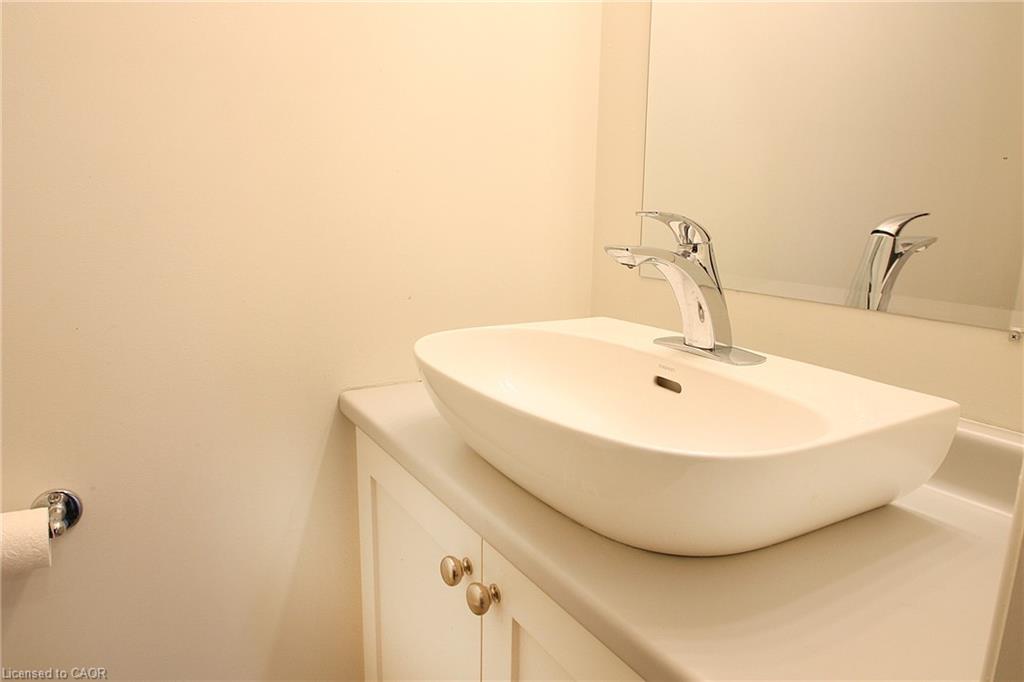76 Wentworth Street S Property Photo 13
