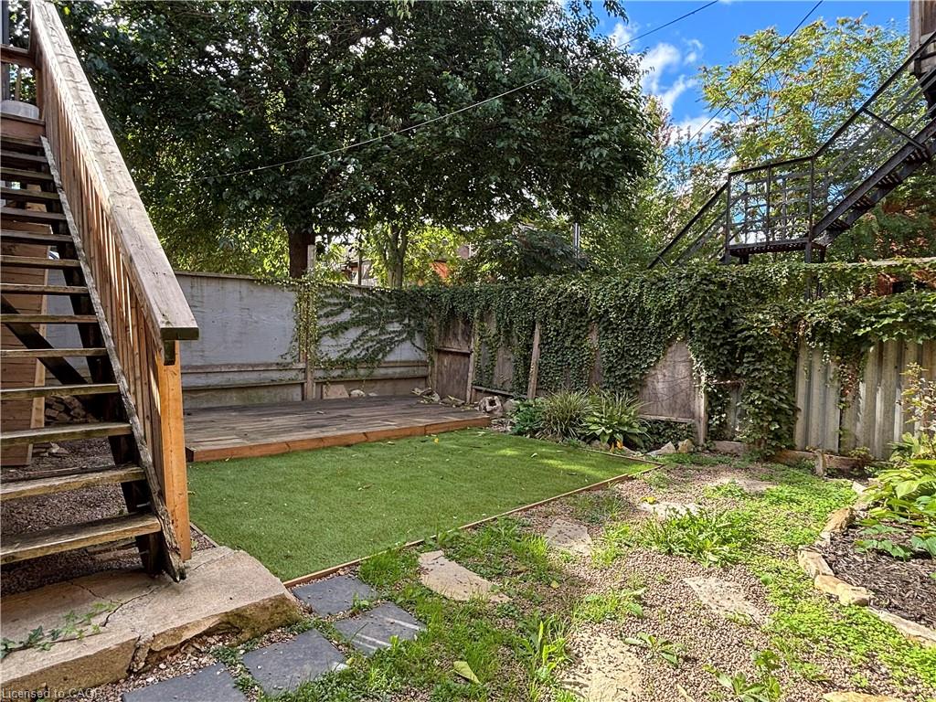 76 Wentworth Street S Property Photo 41