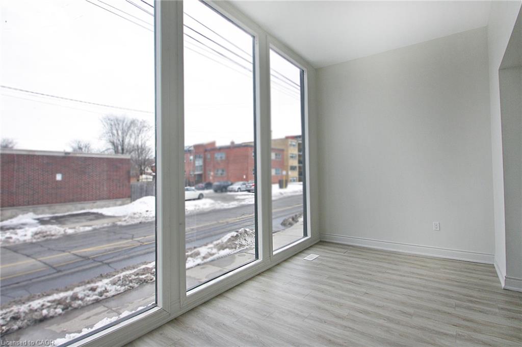 76 Wentworth Street S Property Photo 3