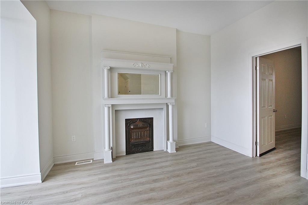 76 Wentworth Street S Property Photo 6