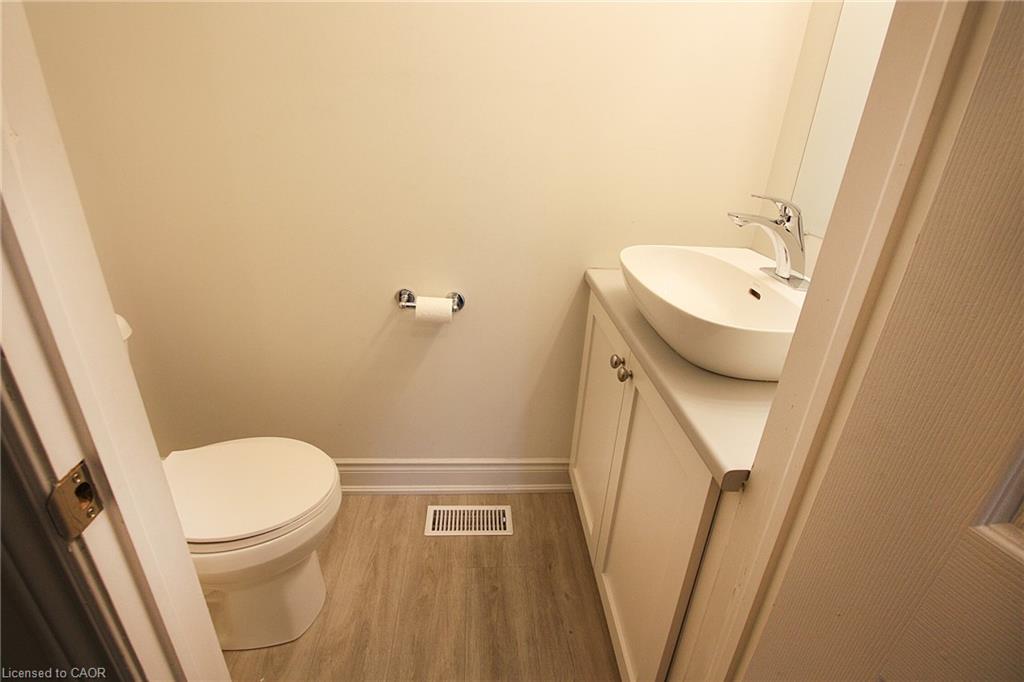76 Wentworth Street S Property Photo 12