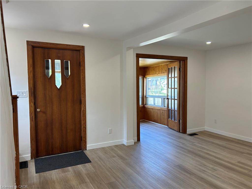 191 Queen Street N Property Photo 5