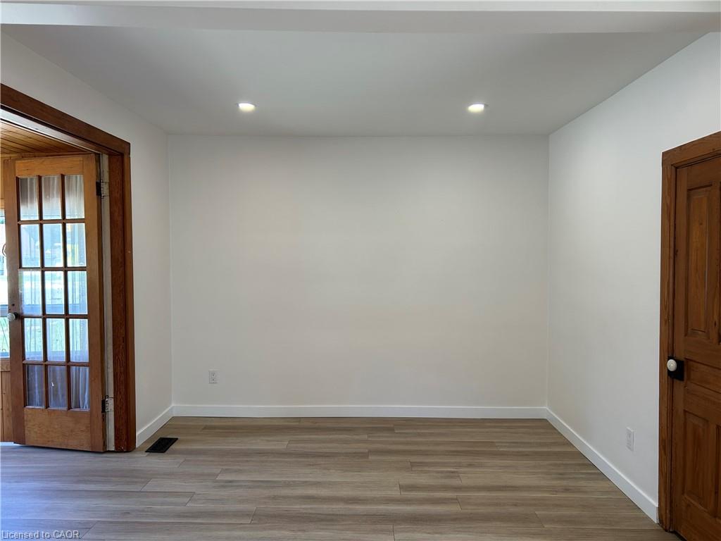 191 Queen Street N Property Photo 7