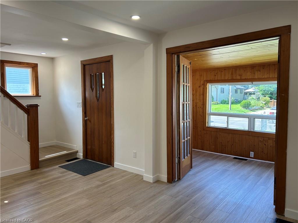 191 Queen Street N Property Photo 8