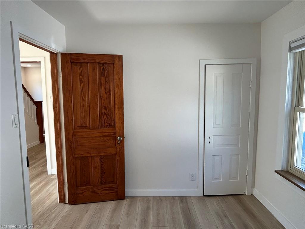 191 Queen Street N Property Photo 15