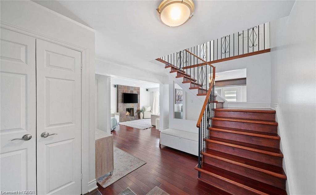 1550 Woodeden Drive Property Photo 3
