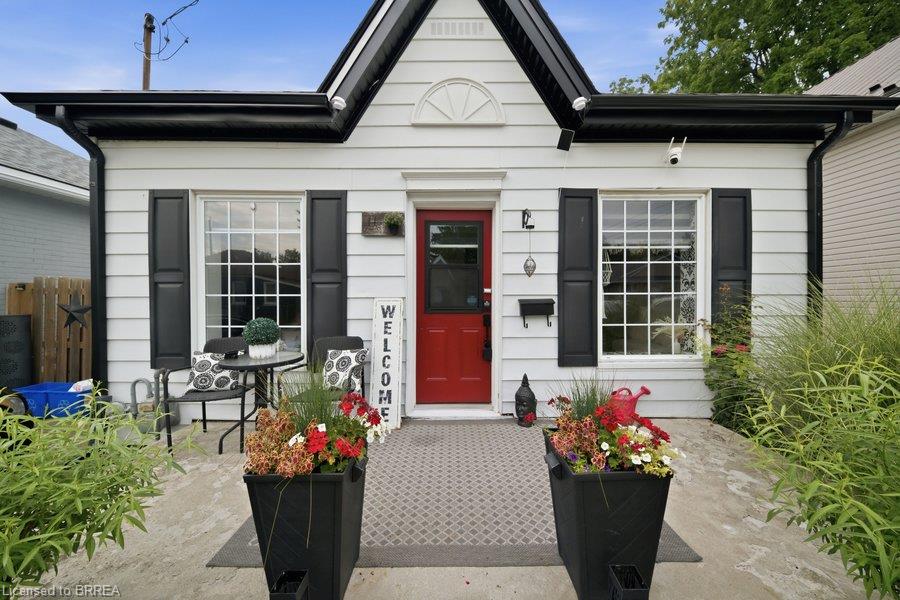 11 Esther Street Property Photo 6