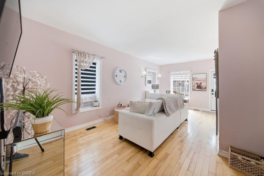 11 Esther Street Property Photo 12