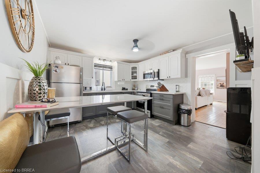 11 Esther Street Property Photo 15