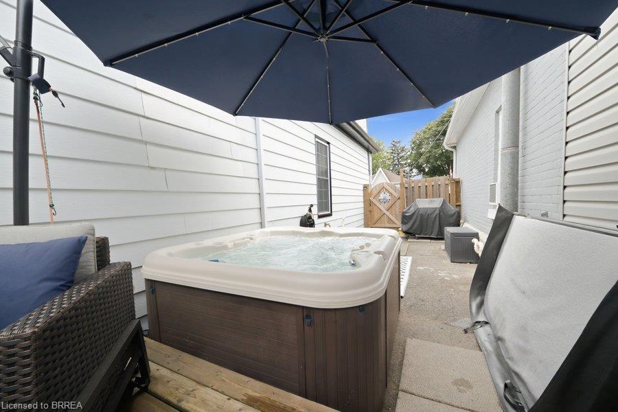 11 Esther Street Property Photo 24